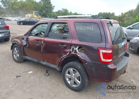 2010 Ford Escape Limited z USA, uszkodzony, nr VIN 1FMCU9EG1AKC83666